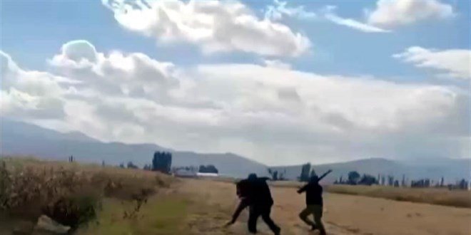 arazi anlasmazliginda kizinin gozu onunde dovuldu Fv4eIicj.jpg