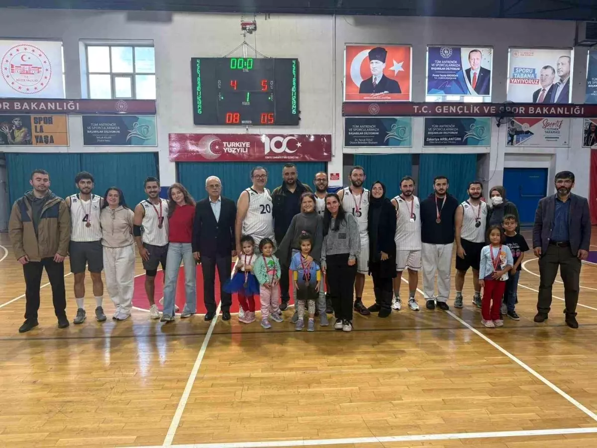 duzcede kamu spor oyunlari 3x3 basketbol musabakalarinda sampiyon universite a Ve2vYTgn.jpg