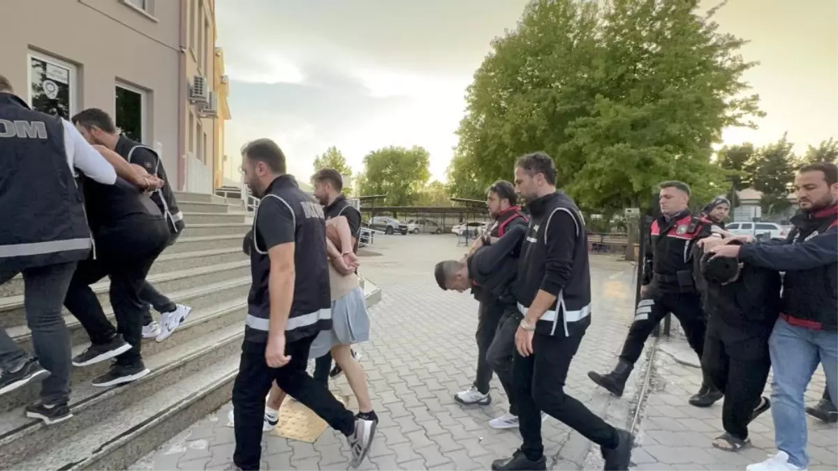 fethiyede uyusturucu operasyonu 2 zanli tutuklandi 7aezXzrE.jpg