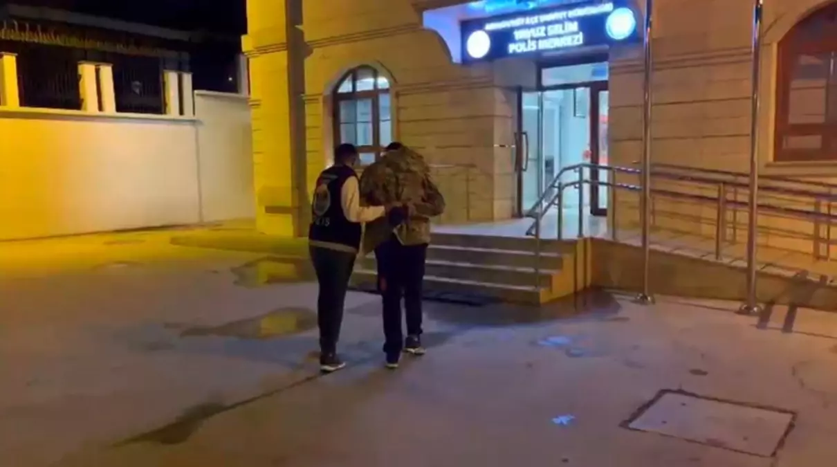 istanbulda genc kiza otobus duraginda sozlu taciz DL32Eznd