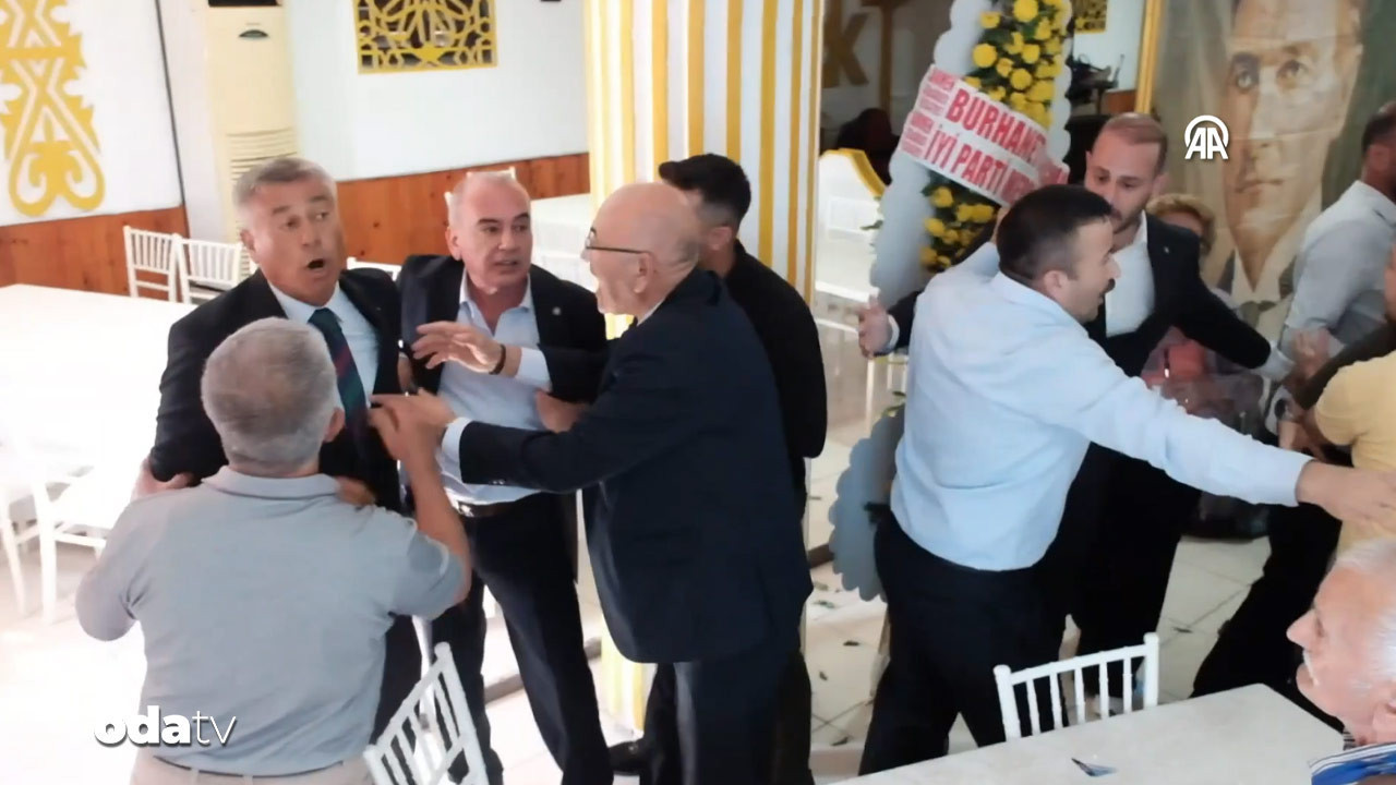 iyi parti kongresinde arbede yasandi rVObxX4D.jpg