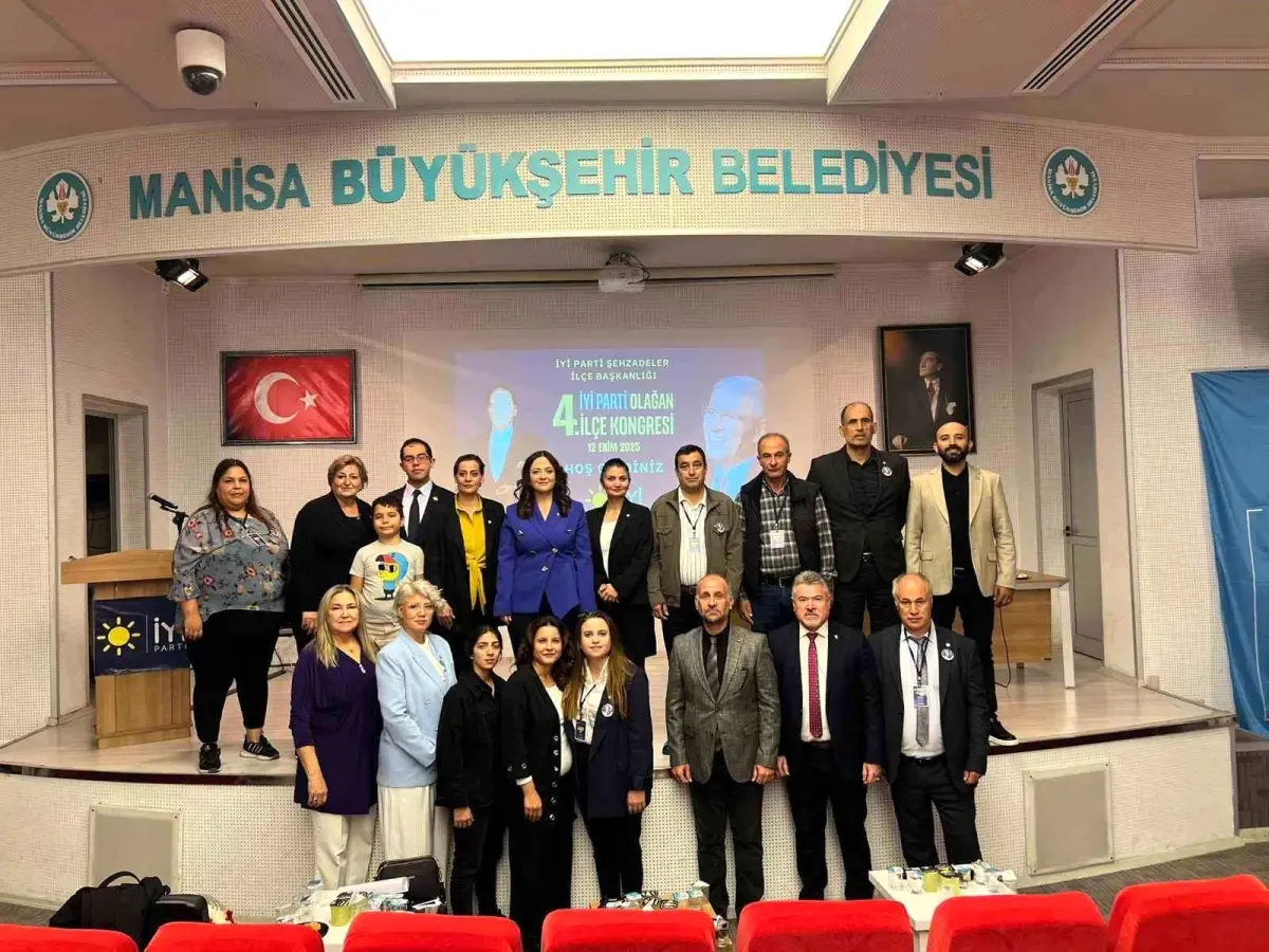 iyi parti sehzadeler ilce kongresinde gozde akcakin aytac guven tazeledi ajJBVCSt.jpg