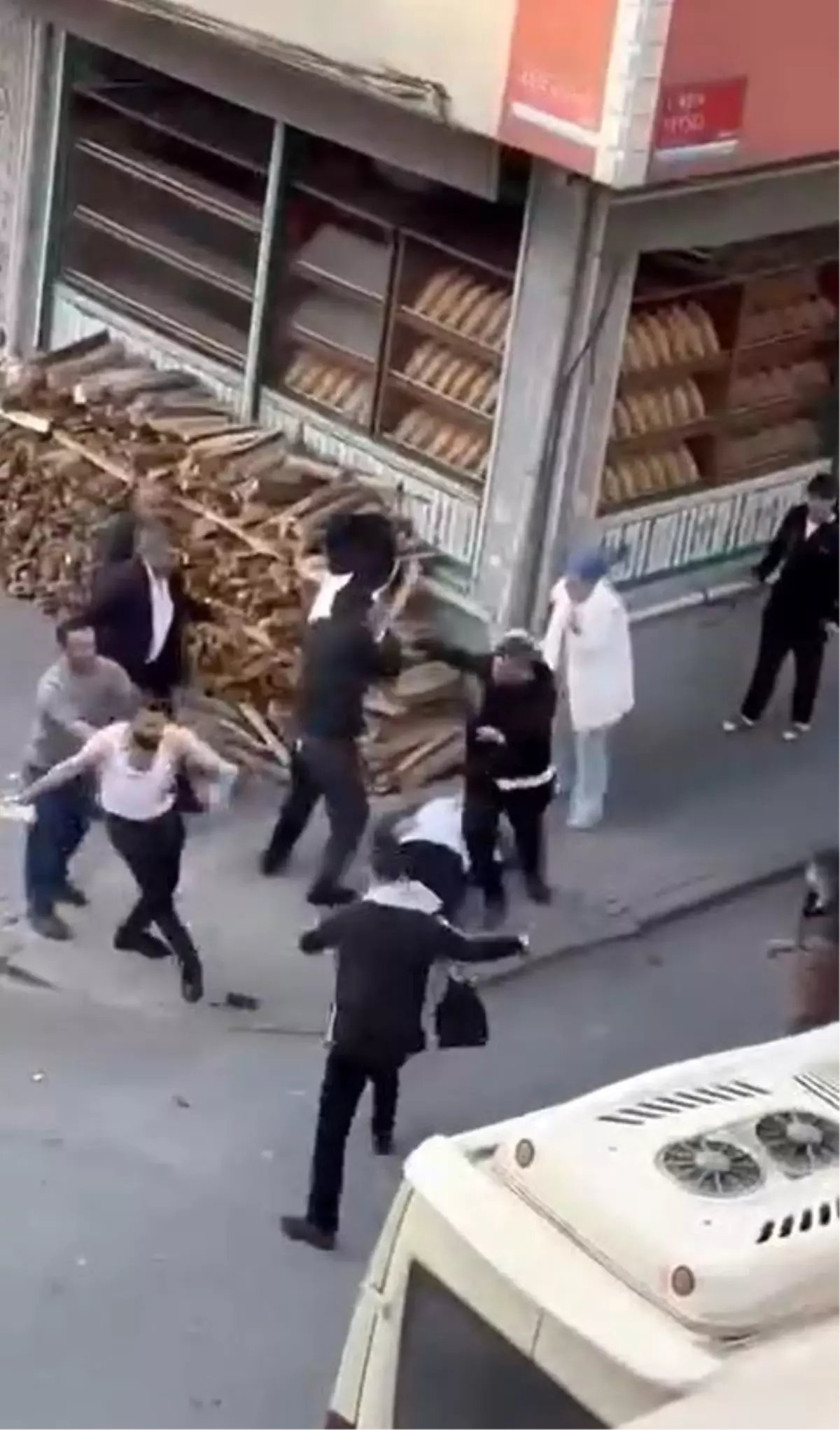 kucukcekmecede bicakli ve sopali kavga 5 yarali jchpdjxP.jpg