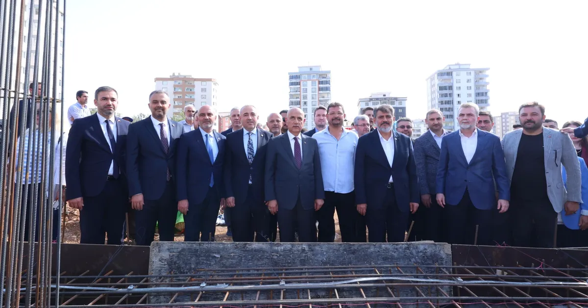 onikisubatta tarihi gun bir gunde 4 dev yatirimin temeli atildi NnWLYHv2