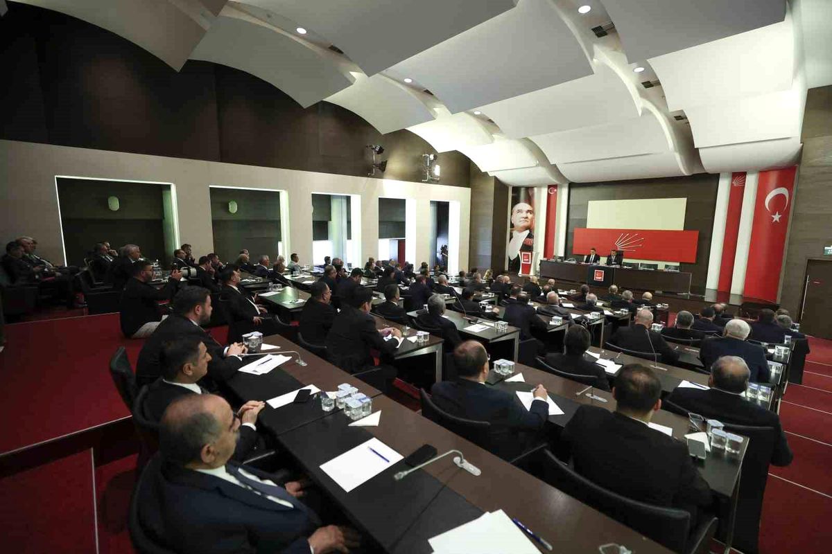 Özgür Özel’den İl Başkanlarıyla Önemli Toplantı